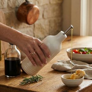 porta_oleo_ceramica_meringue_600ml_lecreuset -2-